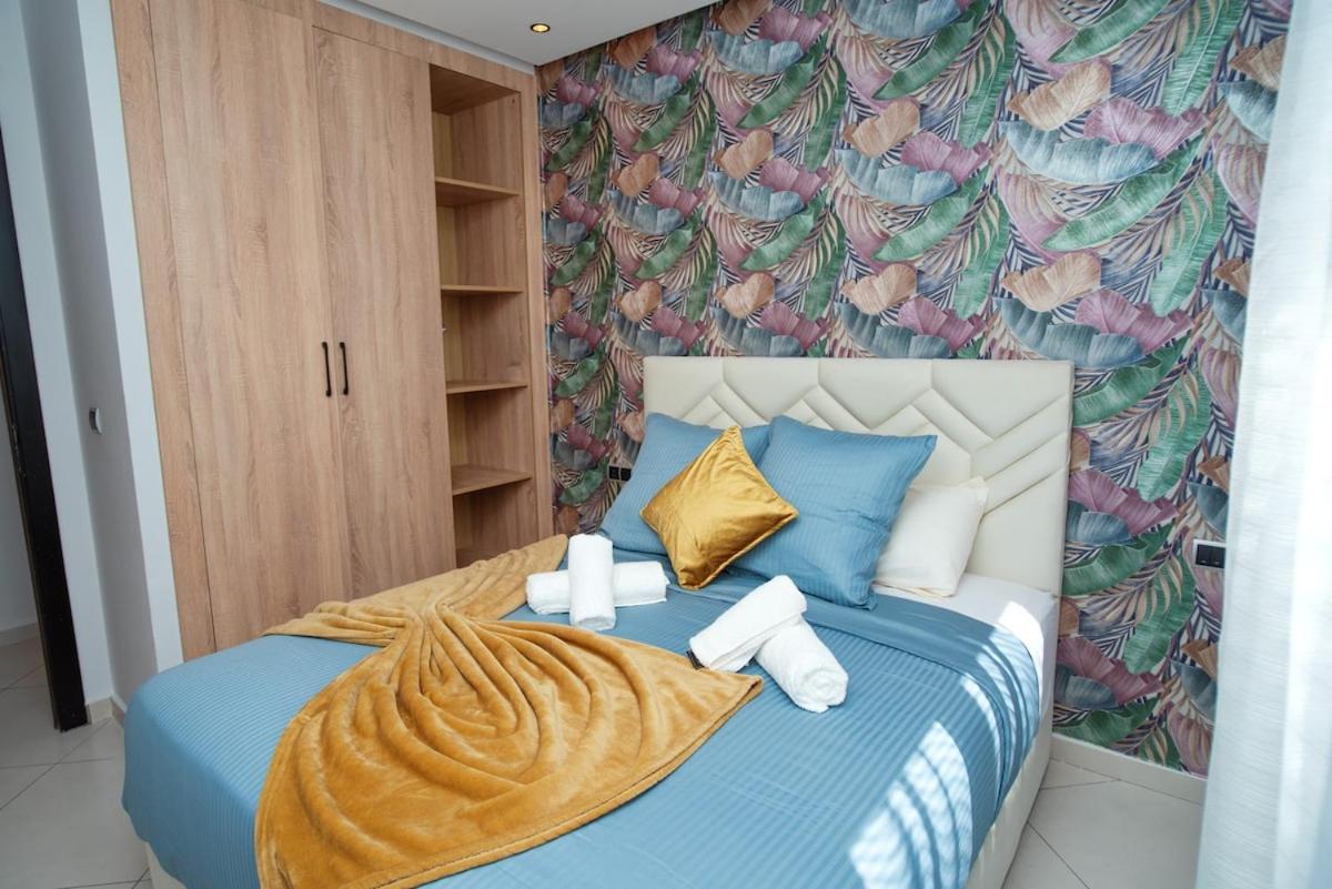 Blue Palm Pool, Quiet And Comfort In Apartment